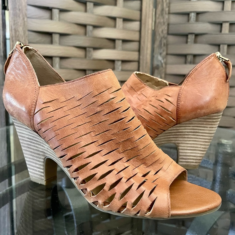 Franco Sarto ‘Salito’ Bootie, Brown, Size 8